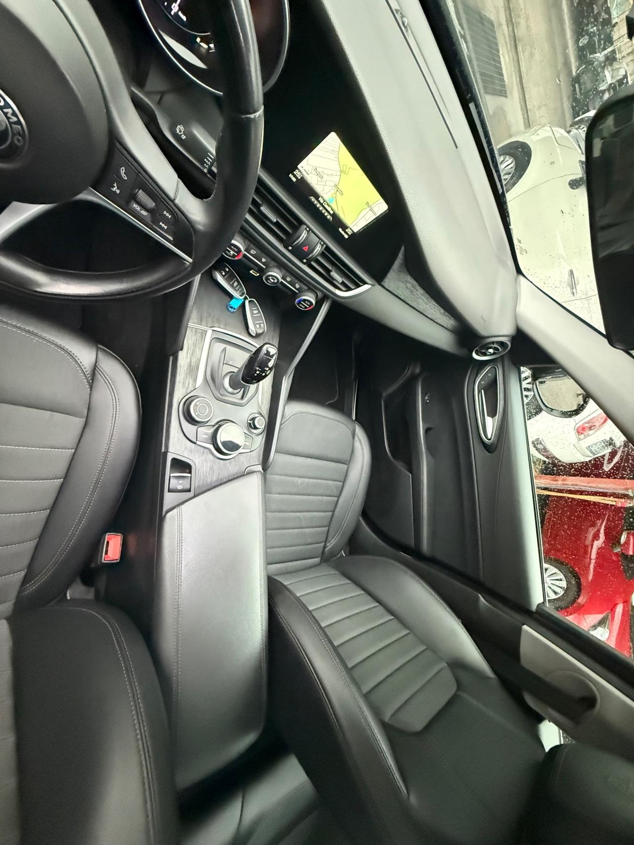 Giulia 2.2 Turbodiesel 160 CV AT8 B-Tech-unipro-rate-