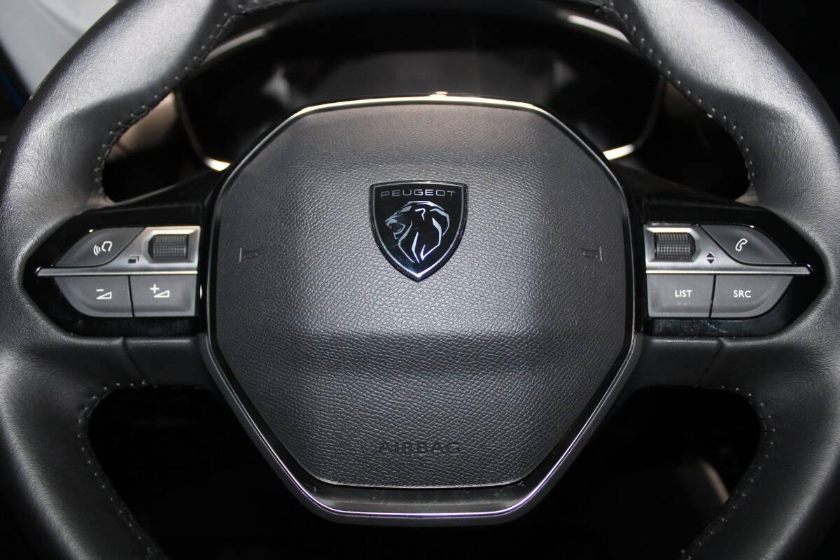 Peugeot 208 1.2 puretech Active s&s 100cv Con NAVIGATORE