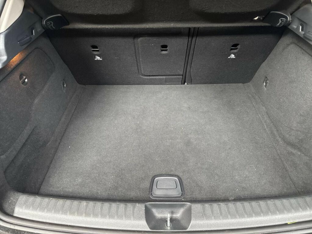 Mercedes GLA 180 180 Business 7G-DCT