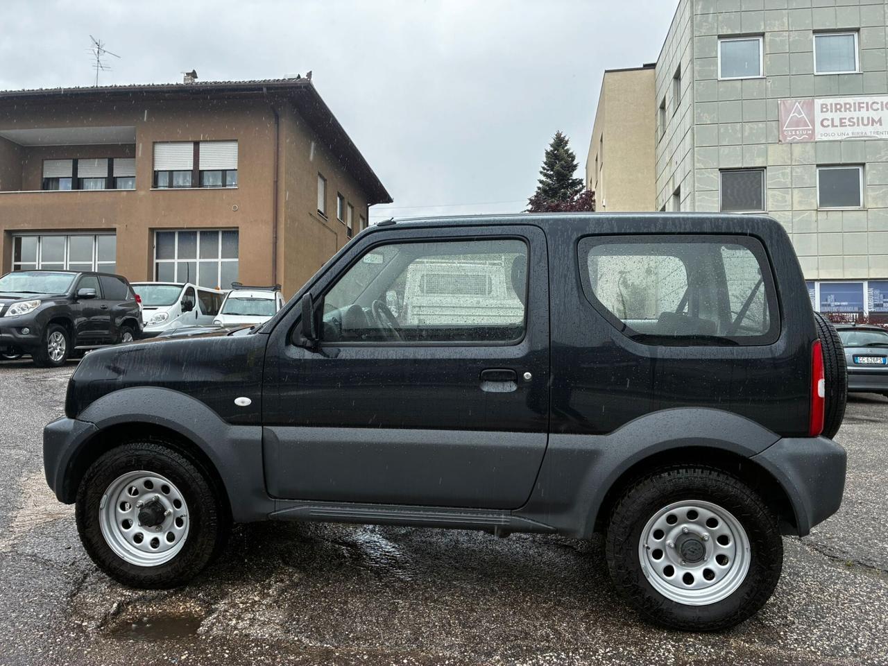 SUZUKI JIMNY 4WD 1.3i 85CV - GANCIO TRAINO