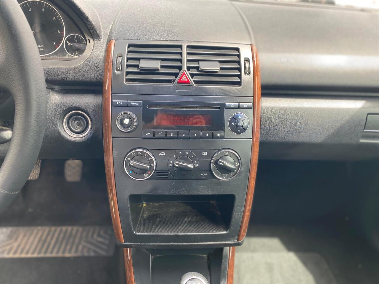 Mercedes-benz A 150 Coupé Classic Basic