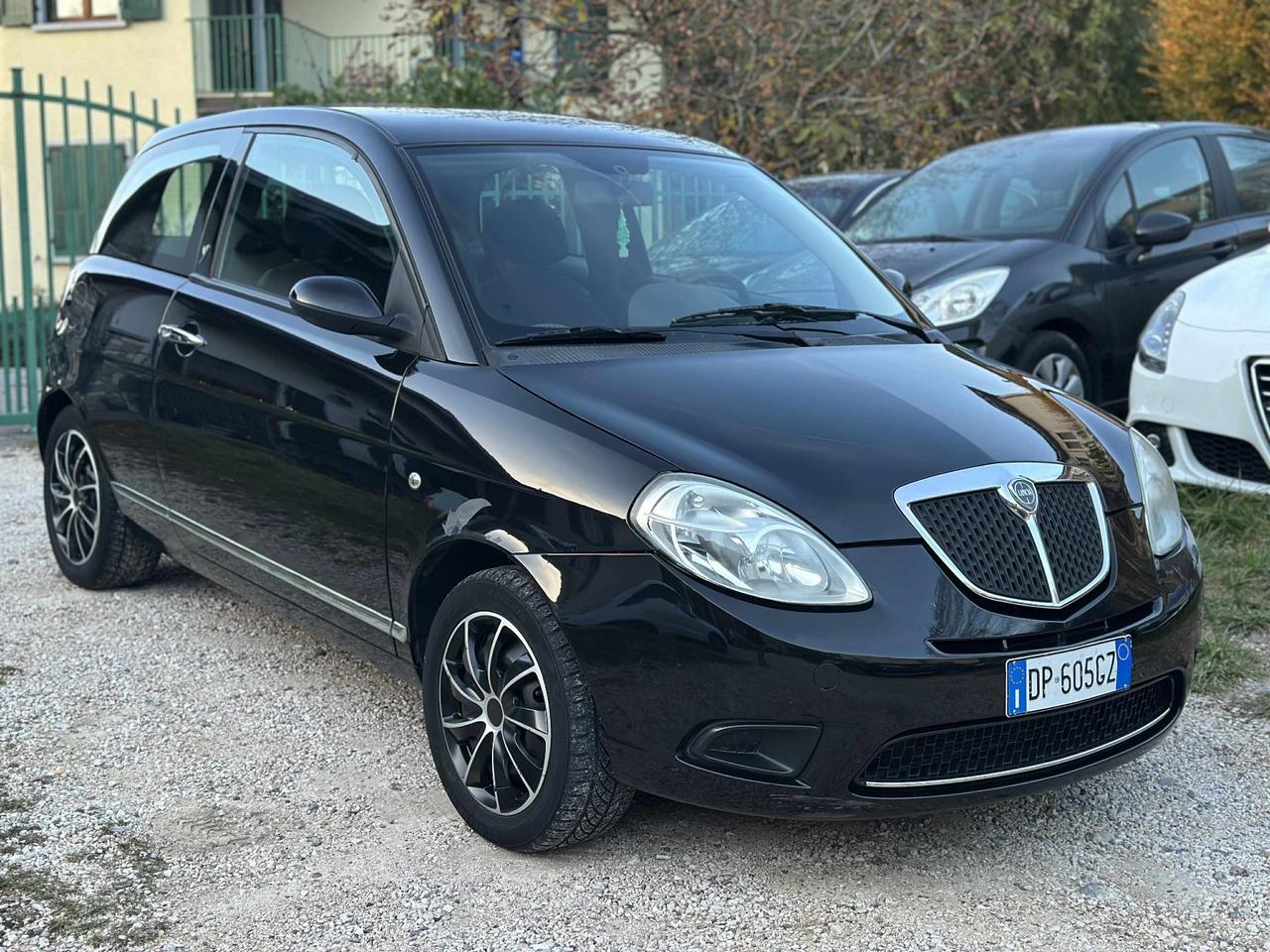 Lancia YPSILON 1.2 NEOPAT KMCERT