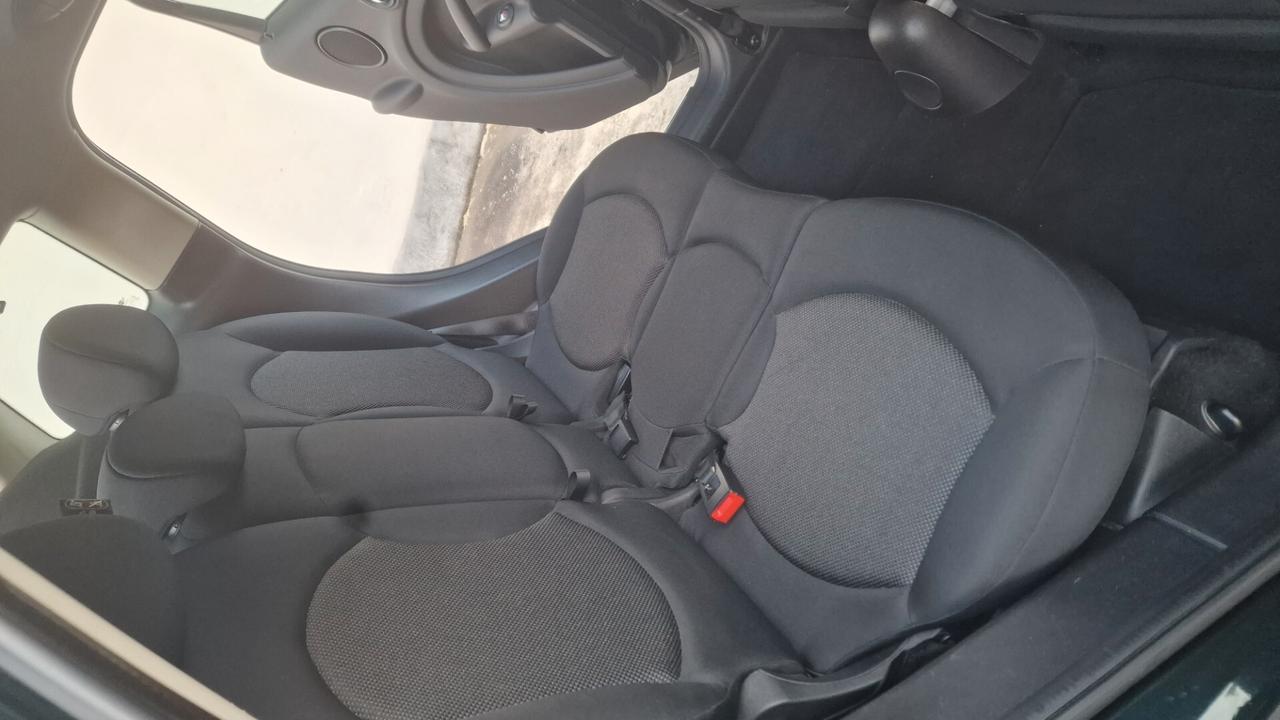 Mini Cooper Countryman 1.6 D - Nov2012