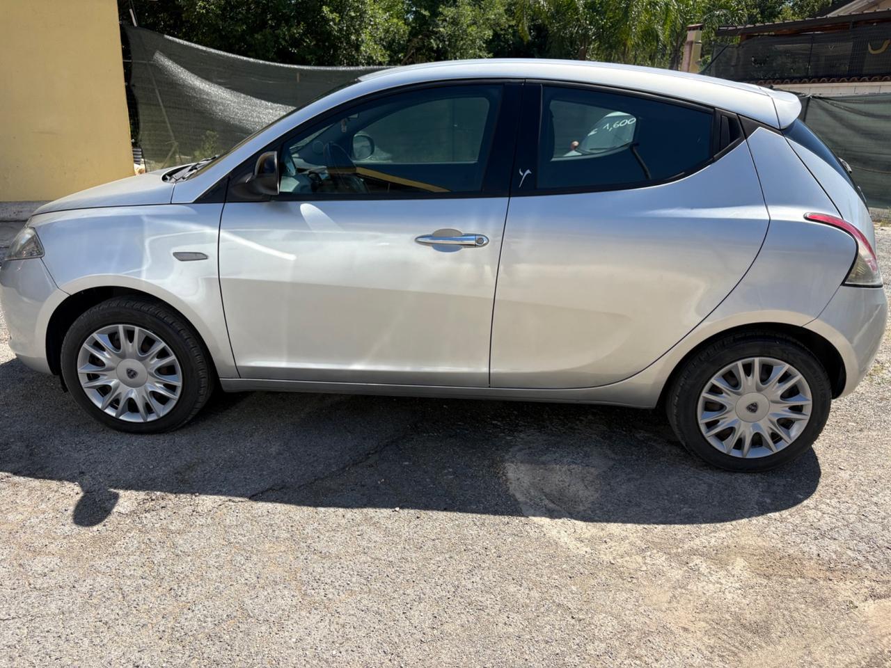 Lancia ypsilon 1.2 gold