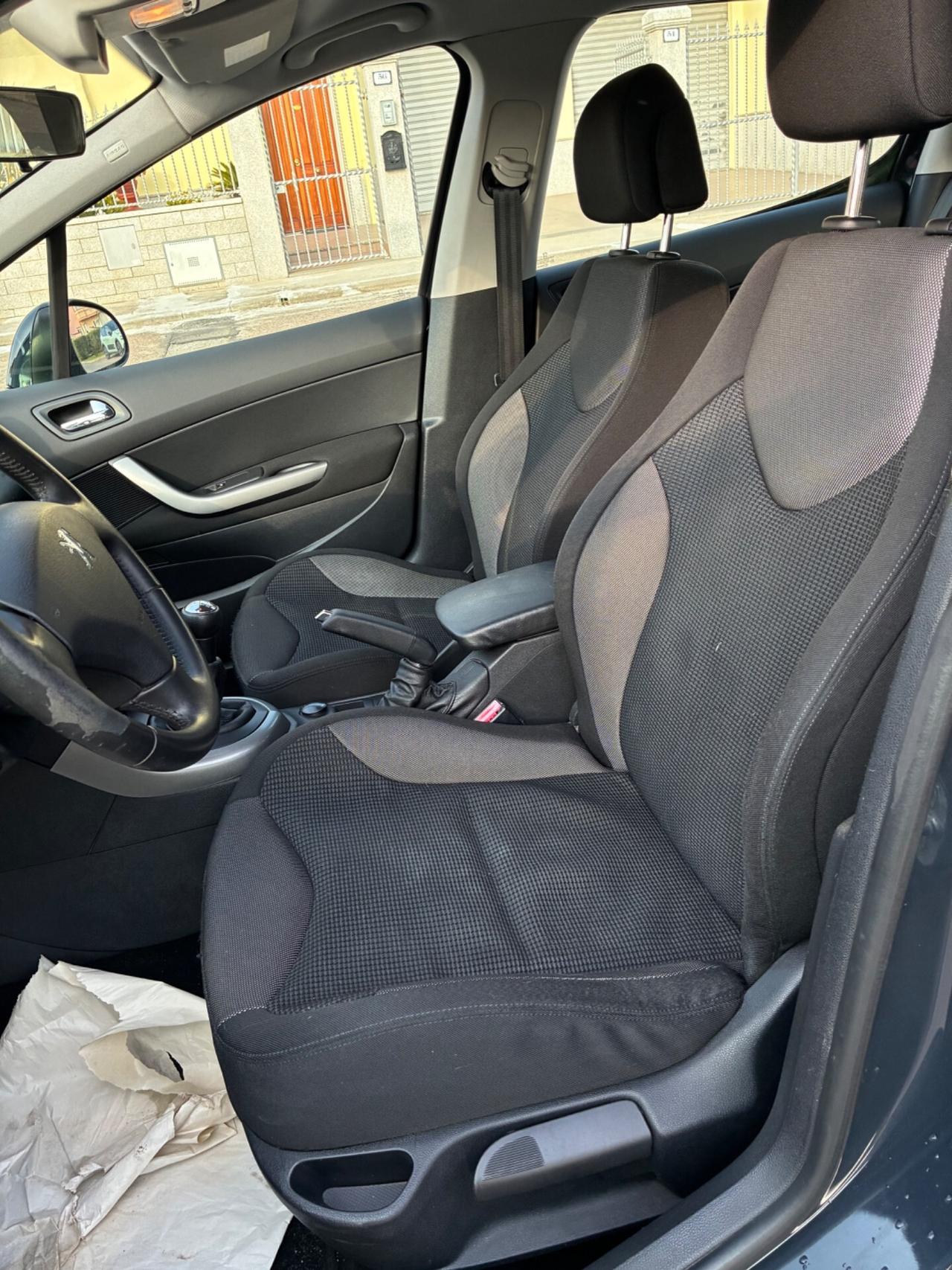 Peugeot 308 1.6 HDi 90CV 3p. Tecno