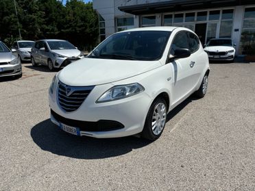 Lancia Ypsilon 1.3 MJT 95CV Silver - 2014
