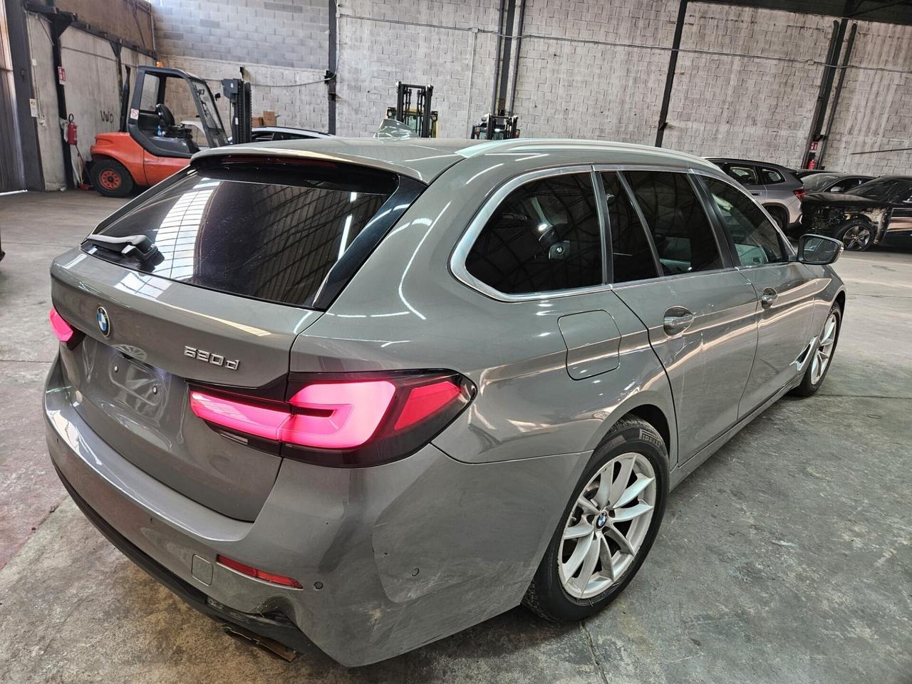 BMW 520 d Touring mhev 48V auto INCIDENTATA