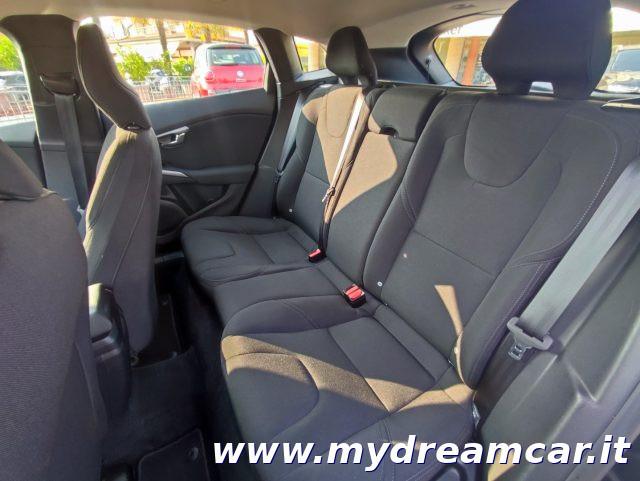 VOLVO V40 D3 Geartronic Momentum