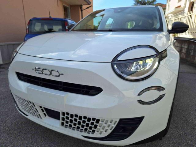FIAT 600 Hybrid 110 CV DCT MHEV *KM 0*