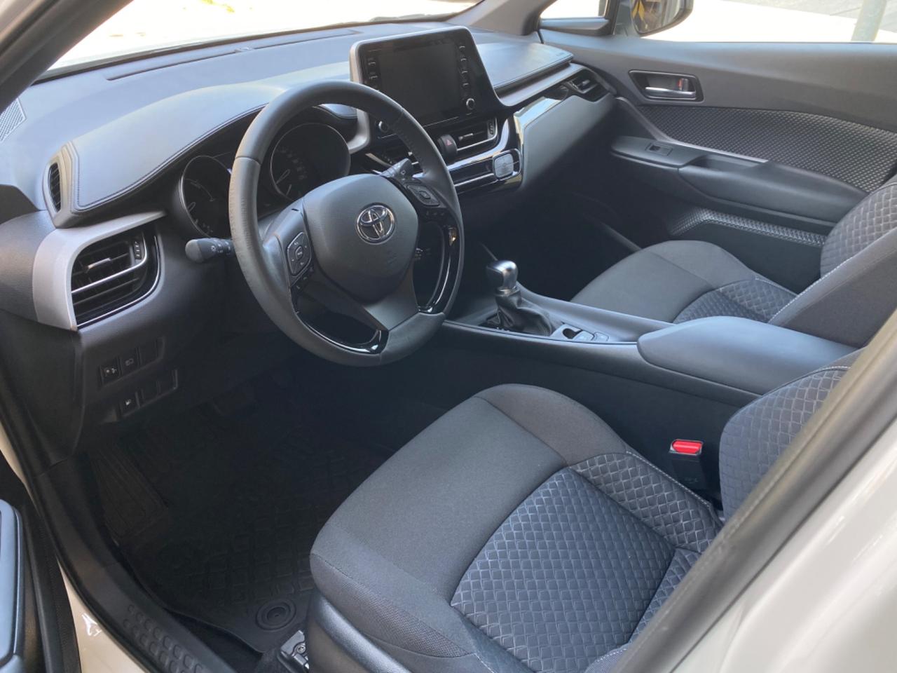 Toyota C-HR 1.8 Hybrid E-CVT Lounge