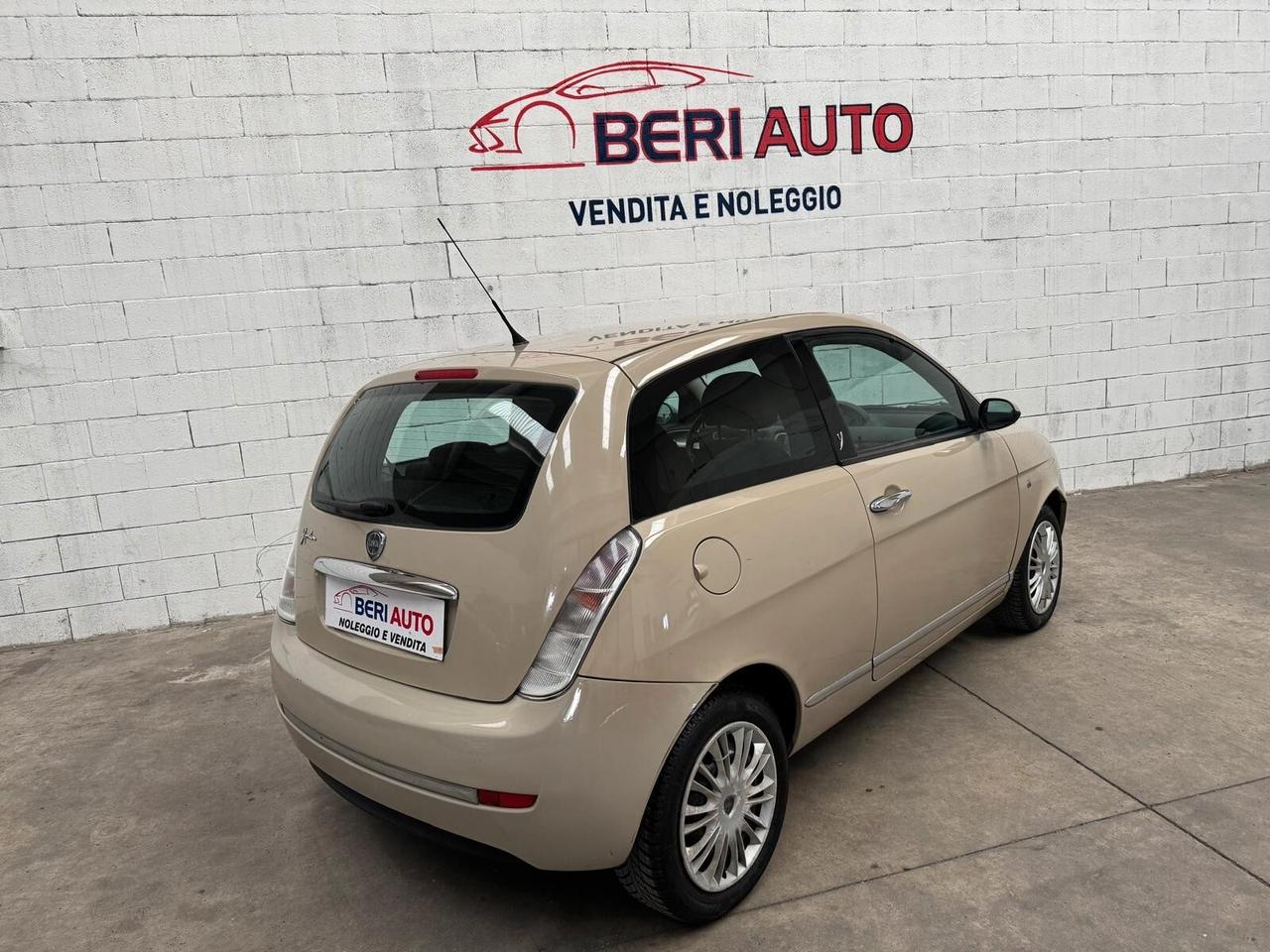 Lancia Ypsilon 1.2 benzina adatta neopatentati