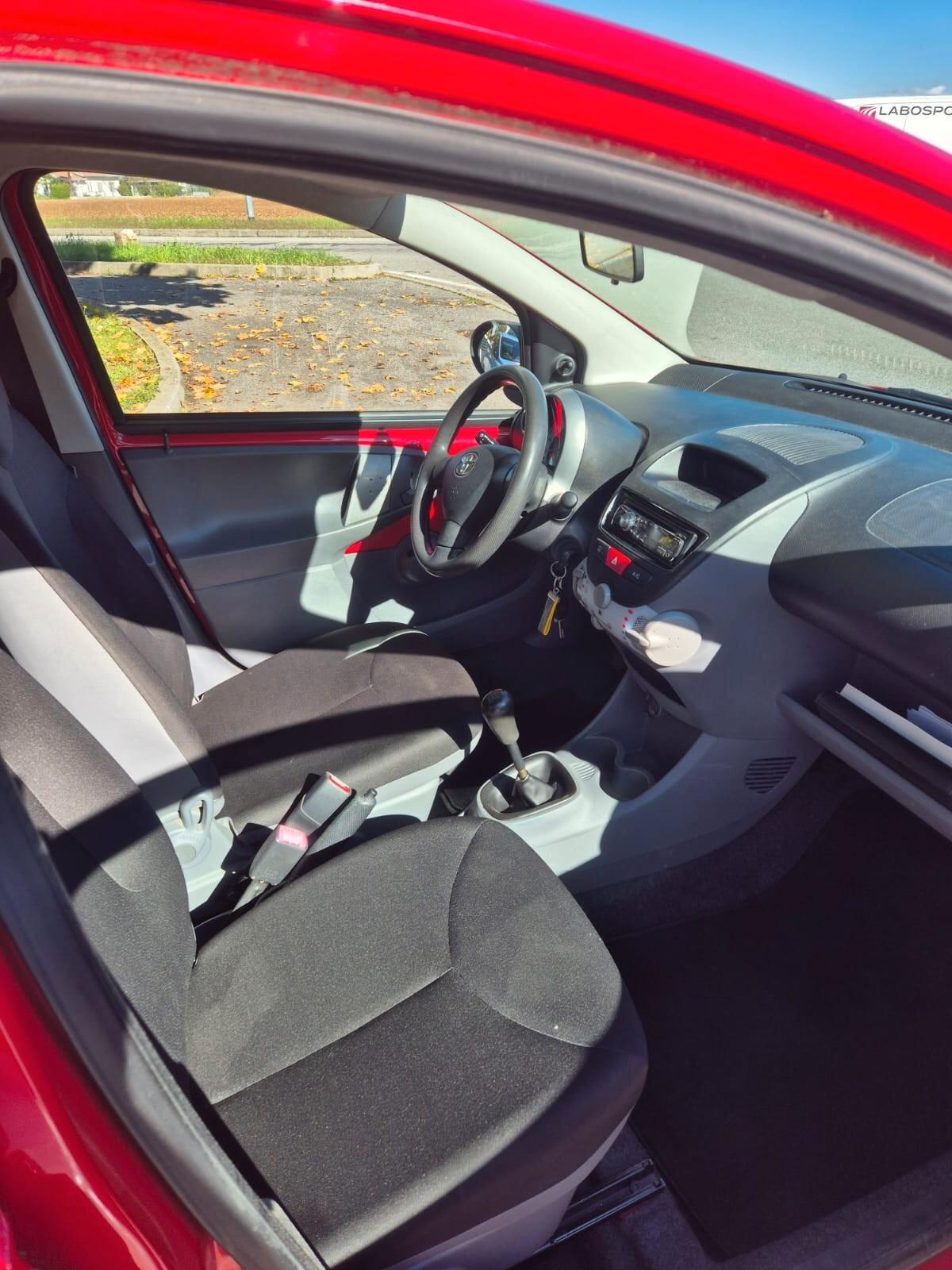 Toyota Aygo 1.0 12V VVT-i 5 porte Sol