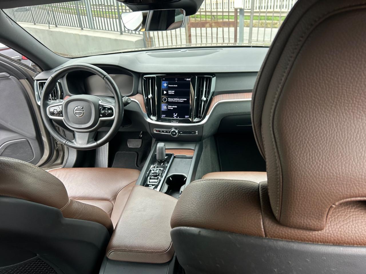 Volvo V60 Cross Country B4 (d) AWD automatico Plus
