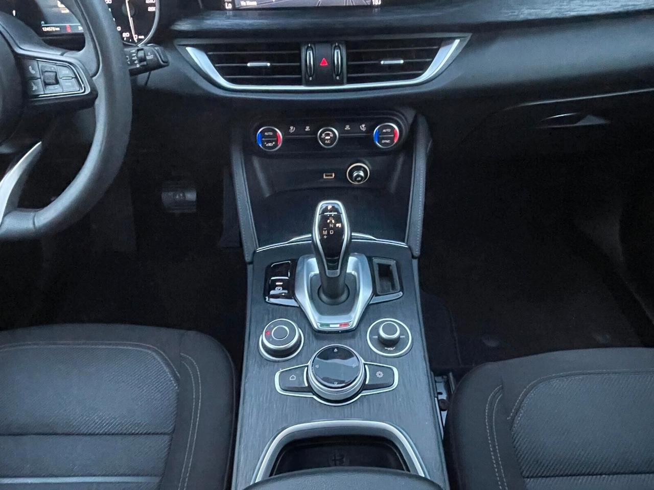 Alfa Romeo Stelvio 2.2 Turbodiesel 160 CV AT8 RWD Business