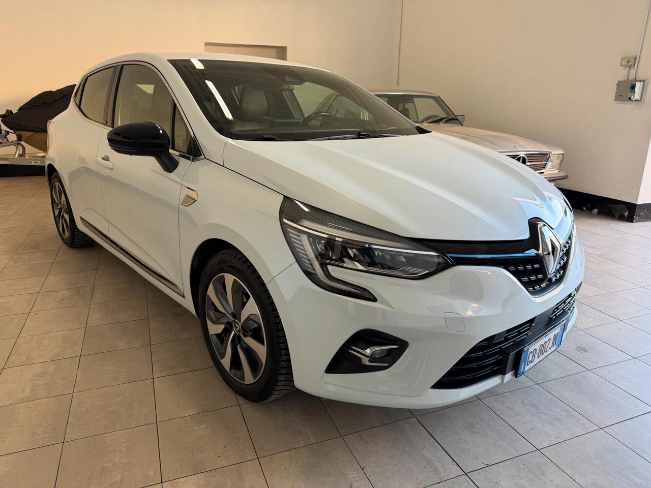Renault Clio 5a Serie 1.6 E-TECH Hybrid Limitata