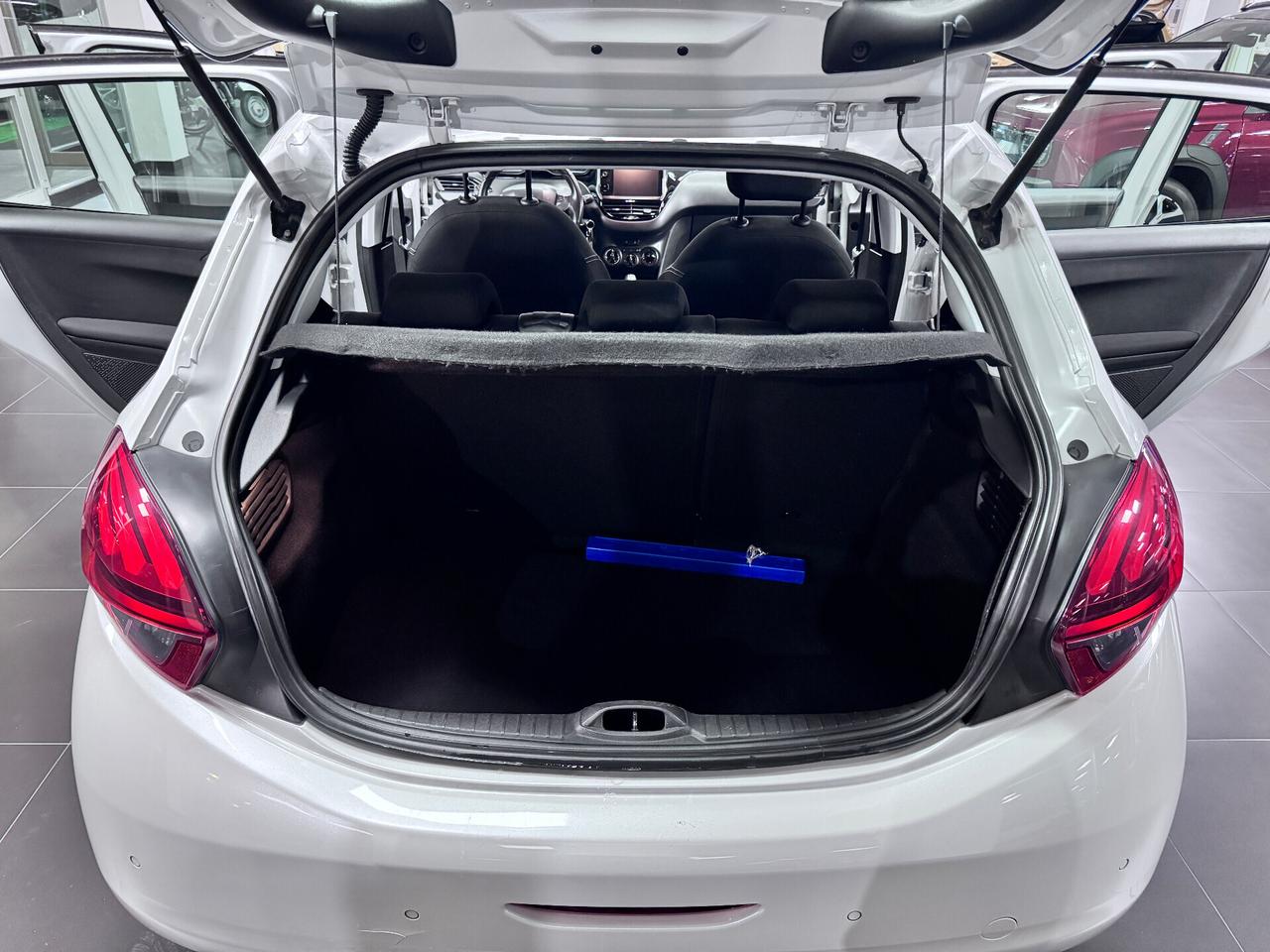 Peugeot 208 PureTech 82 3 porte Allure