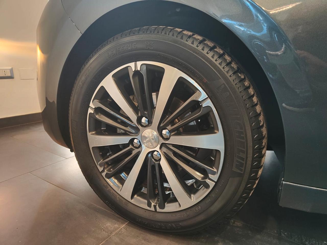 Peugeot 208 1.2 PureTech 82 3 porte Allure