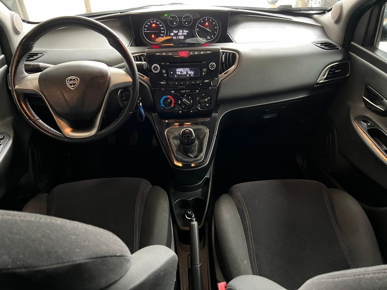 Lancia Ypsilon 1.2 69 CV 5 porte S&S Gold ok neopatentati