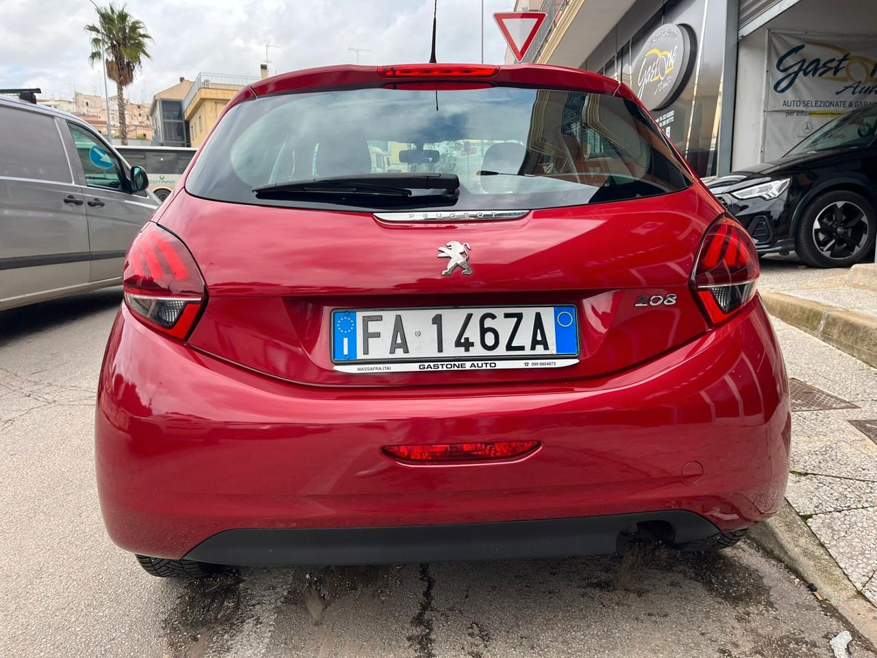 Peugeot 208 1.4 HDi 68 CV 5 porte Allure