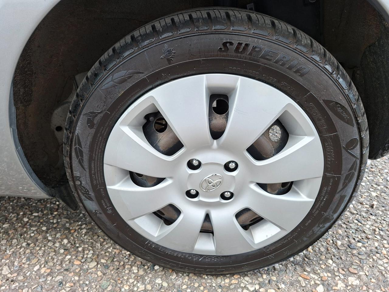 Toyota Yaris 1.3 5p. Luna *NEOPATENTATI*