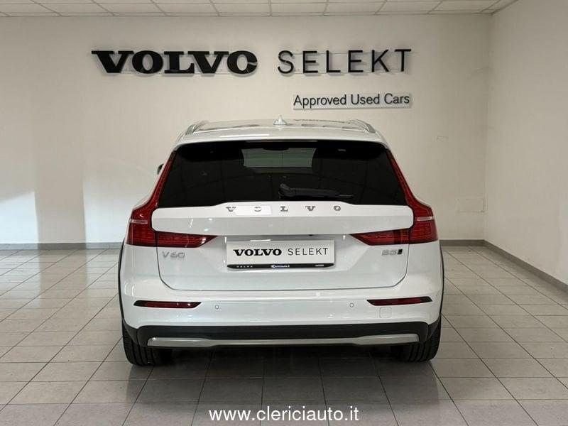 Volvo V60 Cross Country B5 AWD automatico Plus