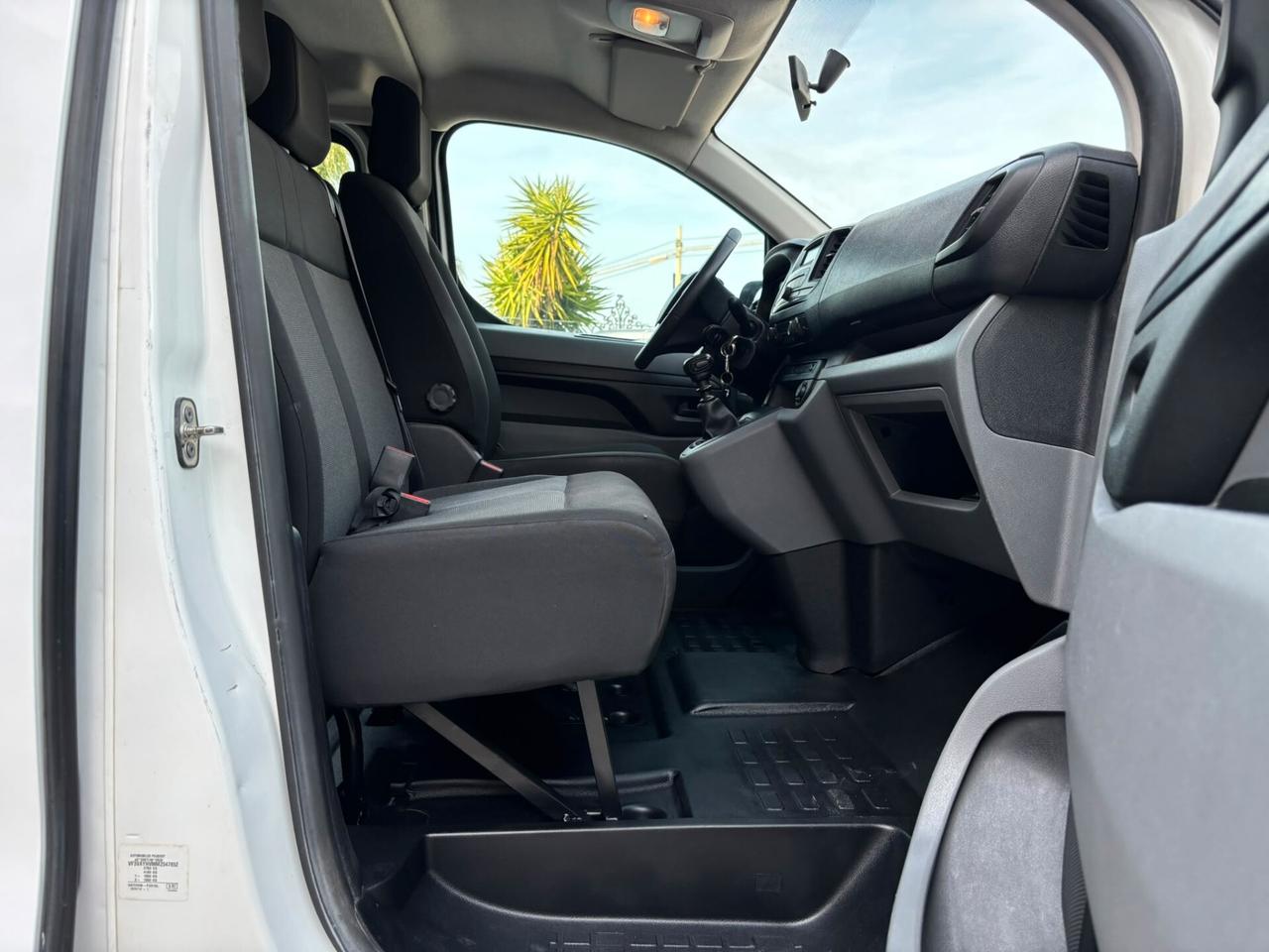 Peugeot Traveller Diesel 120 CV 9 Posti Doppia Porta
