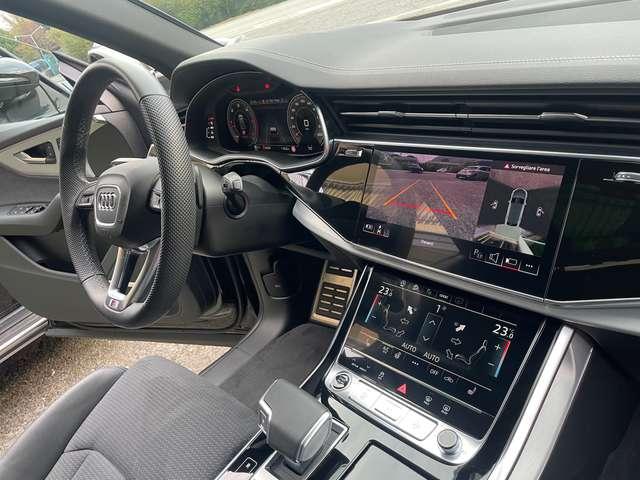 Audi Q8 NEW MODEL 50 TDI 286 CV S Line Total Black Alu22''