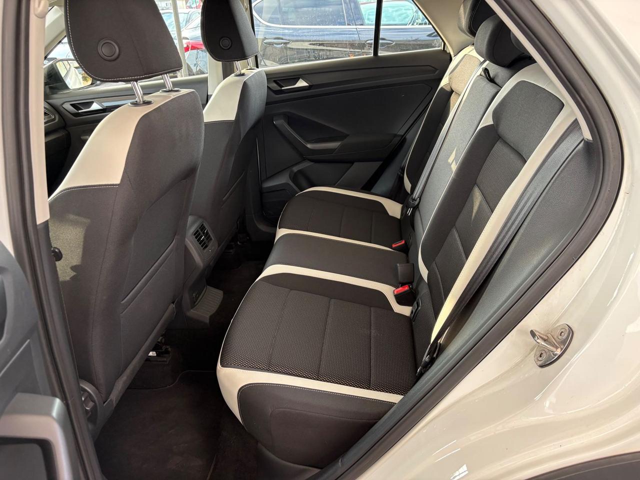 Volkswagen T-Roc Advanced 1.6 TDI #9825