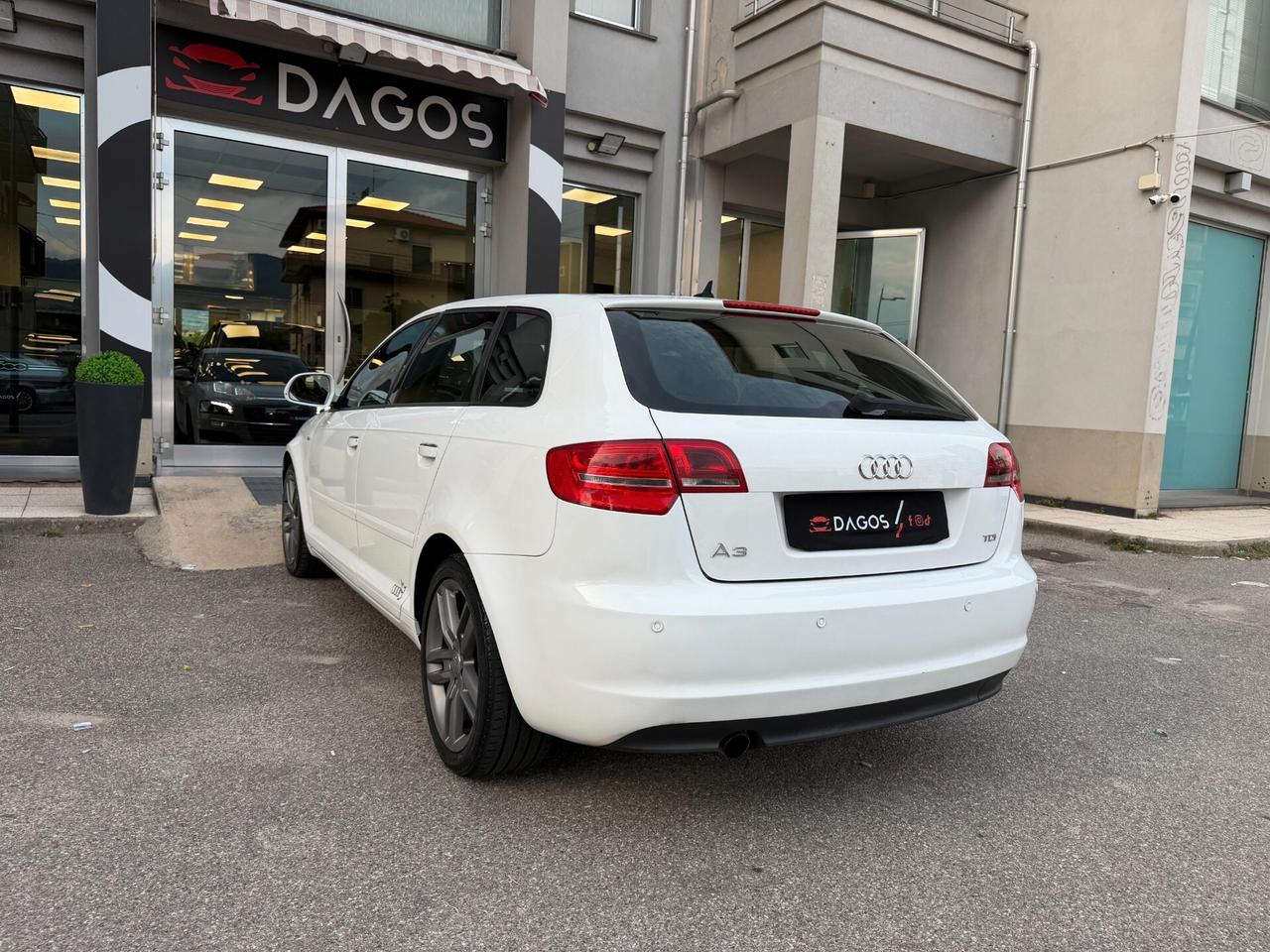 Audi A3 SPB 2.0 TDI 140 cv S LINE