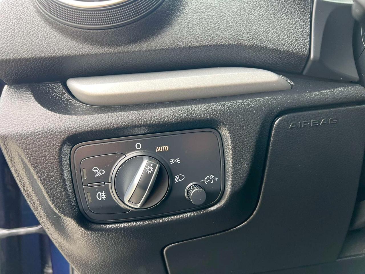 Audi A3 1.6 TDI 116 CV S tronic -PELLE-XENO