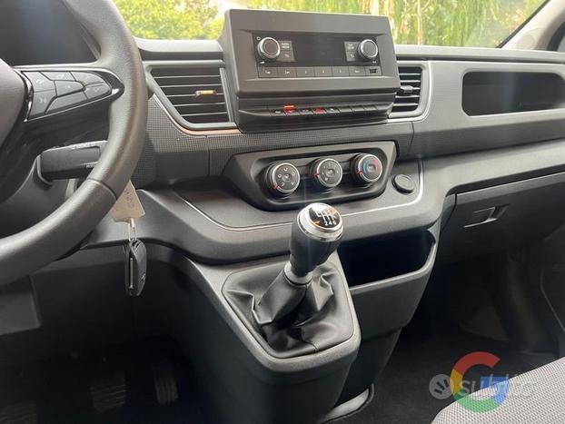Nissan Primastar 2.0 dCi 110CV/9 POSTI/VAN