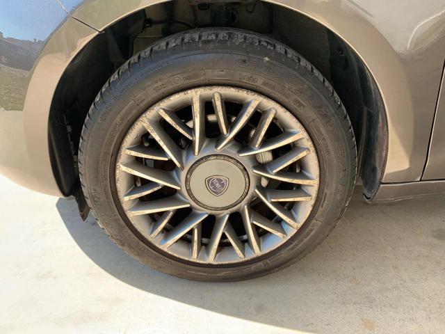 LANCIA Ypsilon 1.2 69 CV 5 porte GPL OK 07/2034 OK NEOPATENTATI