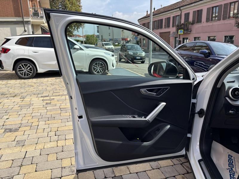 Audi Q2 30 1.0 tfsi Admired TETTO-NAVI-CAM-18"