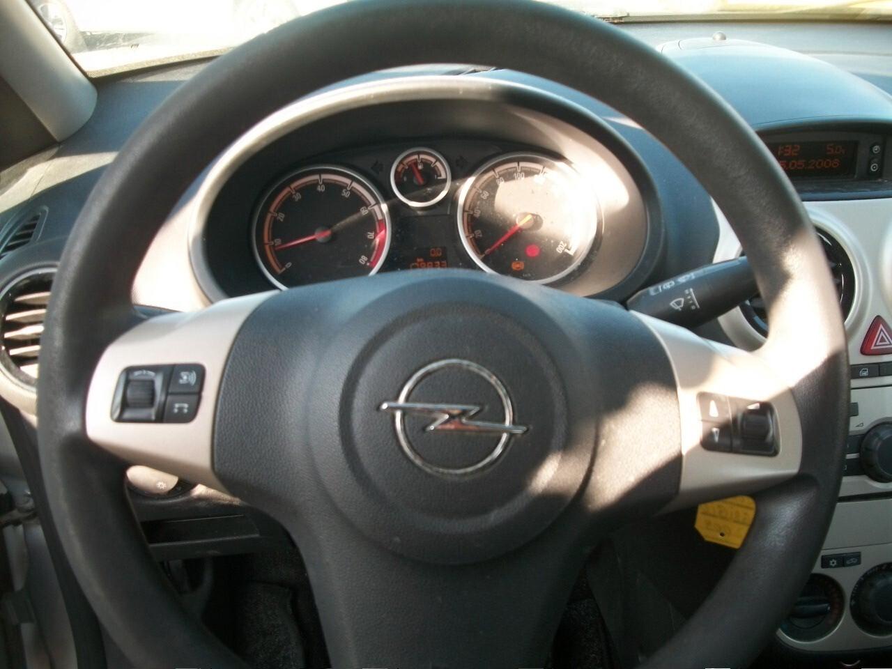 Opel Corsa 1.2 5 porte Enjoy 05 PORTE SI NEOPATENTATI CC 1229 EURO 04 BENZINA GARANZIA UN ANNO