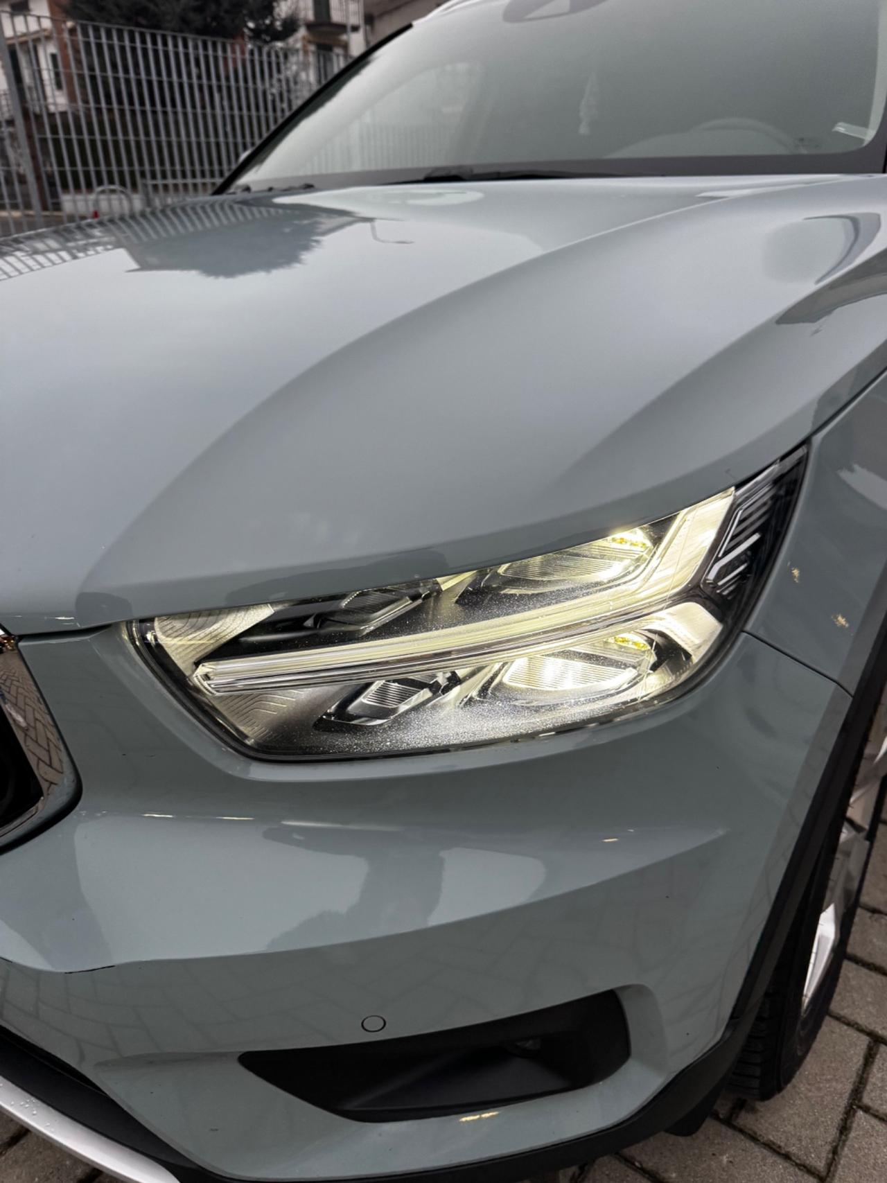 Volvo XC40 D4 AWD Geartronic Momentum