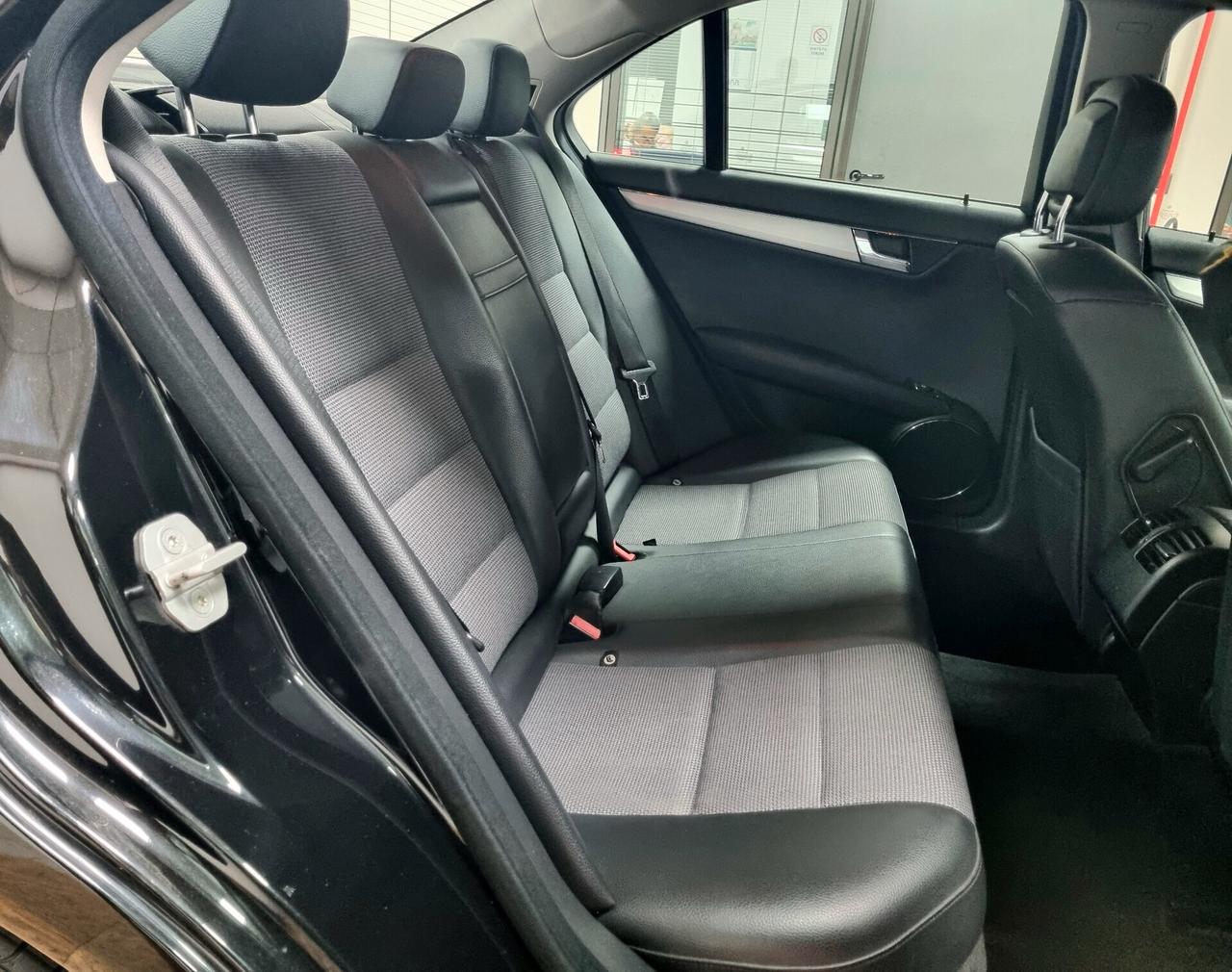 MERCEDES-BENZ C 220 CDI 170 CV AVANTGARDE AMG