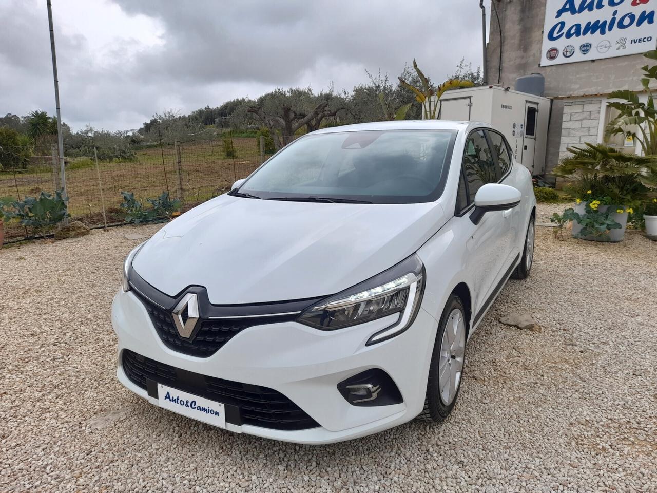 Renault Clio neopatentati 90 cv anno 2021 NAVI