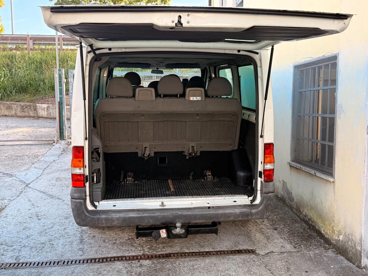 Ford Transit 2.0 Tdci 9 Posti Gancio Traino 18q