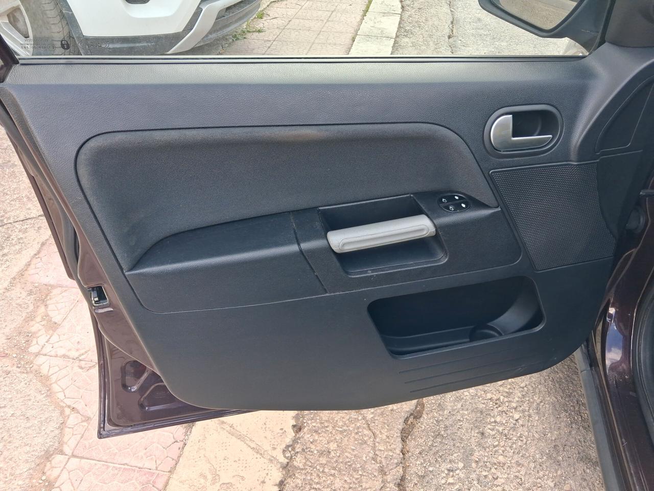 FORD FUSION TITANIUM 1.4 TDCI 70CV