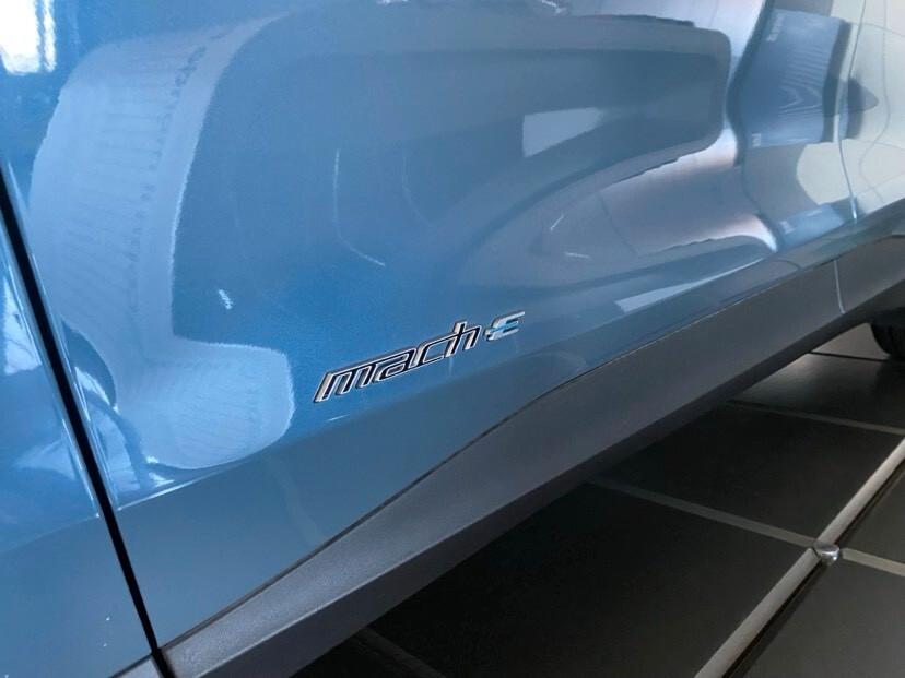 Ford Mustang Mach-E Elettrico Standard 269CV