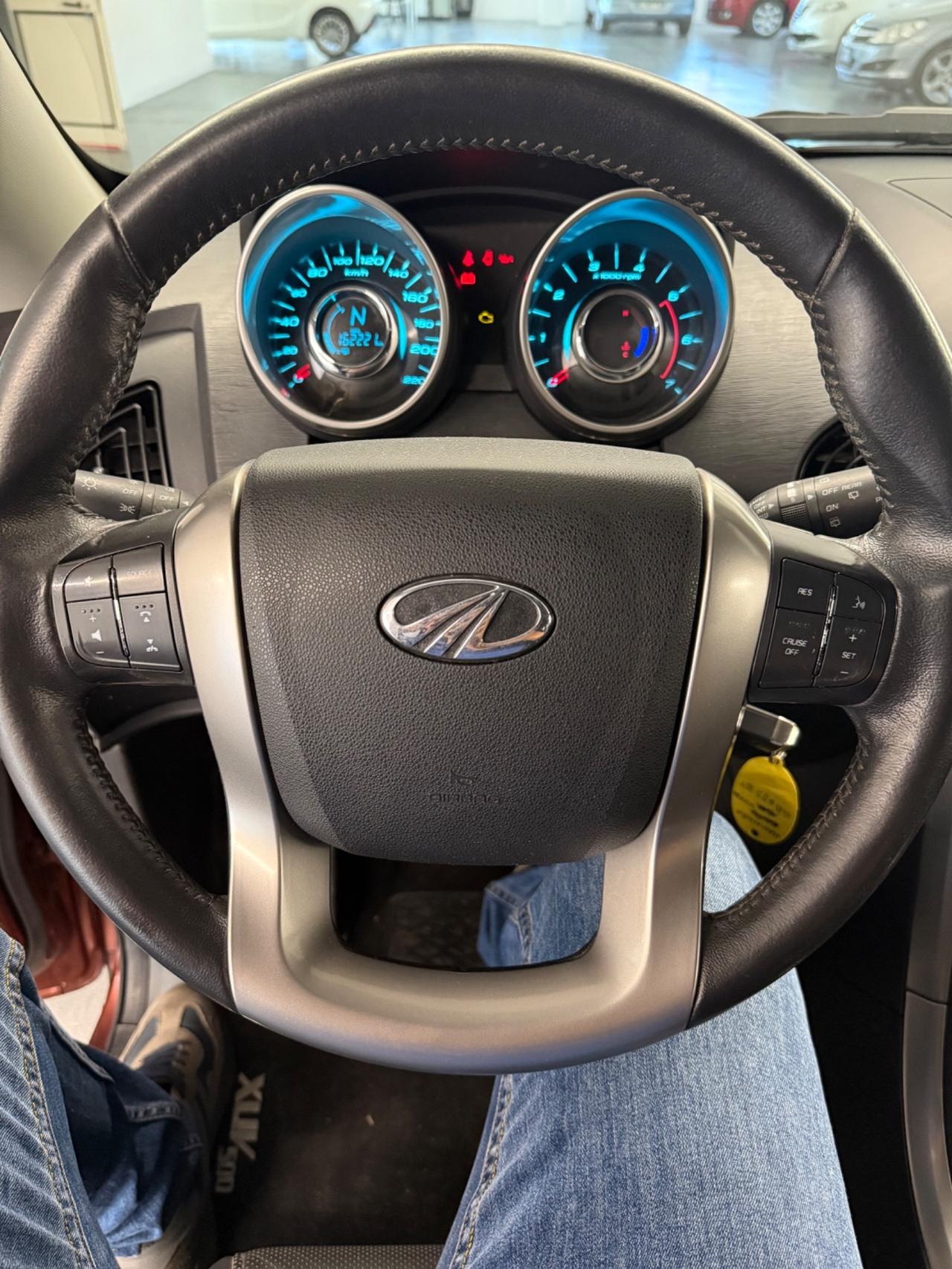 Mahindra XUV500 2.2 16V FWD W10