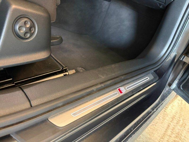 AUDI A4 40 TDI quattro S tronic S line edition