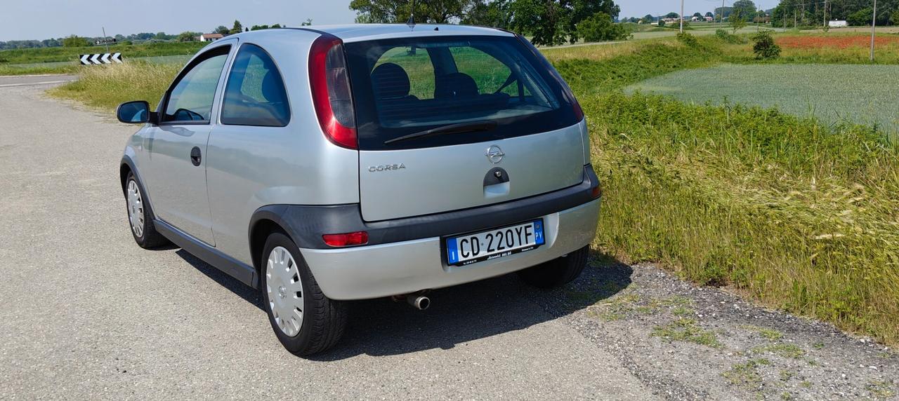 Opel Corsa 1.0 Benzina - Neopatentati