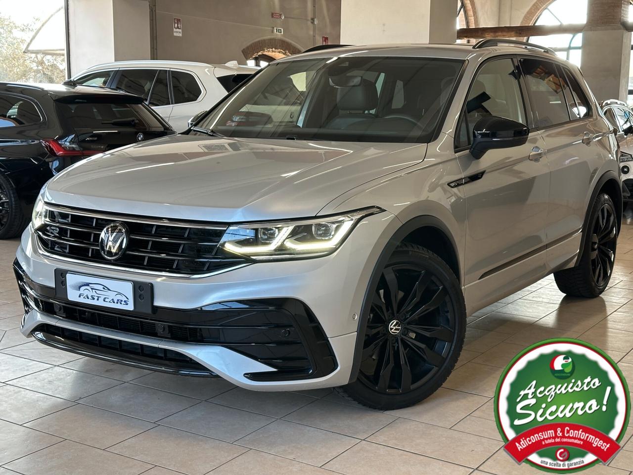 VOLKSWAGEN TIGUAN 2.0 TDI R-LINE 150CV DSG *CARPLAY*LED*LUCI*