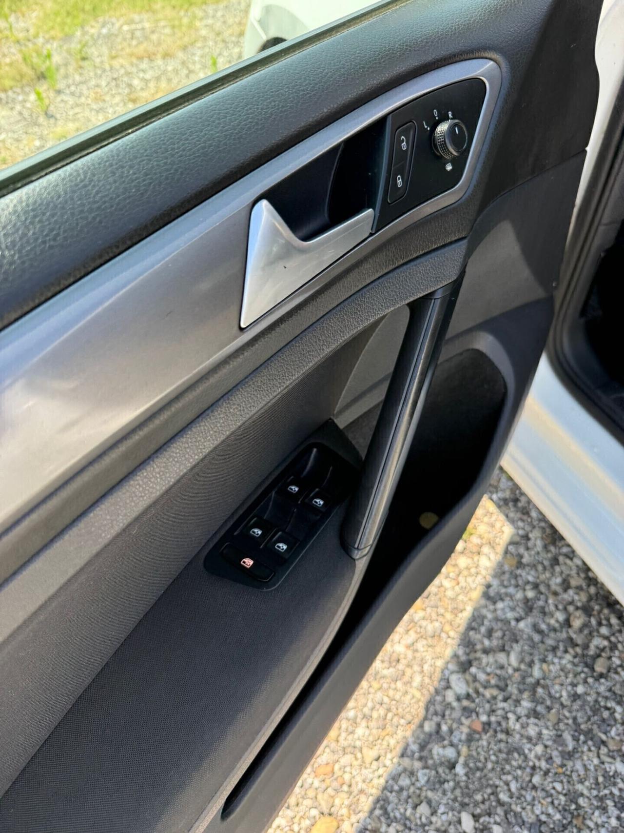 Volkswagen Golf 7 BENZINA 5 PORTE