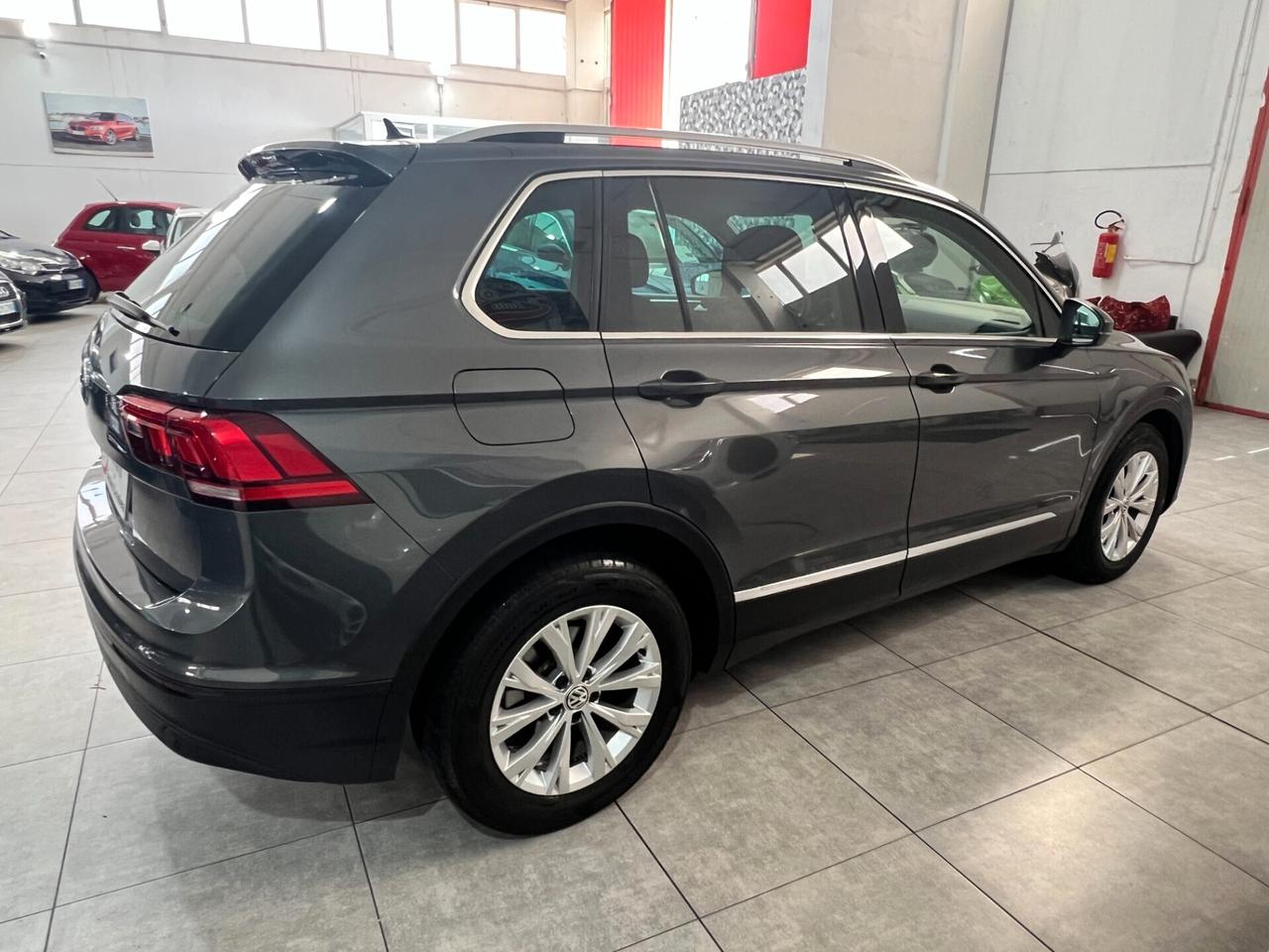 Volkswagen Tiguan 1.6 116 CV - Business BlueMotion Technology - 2019