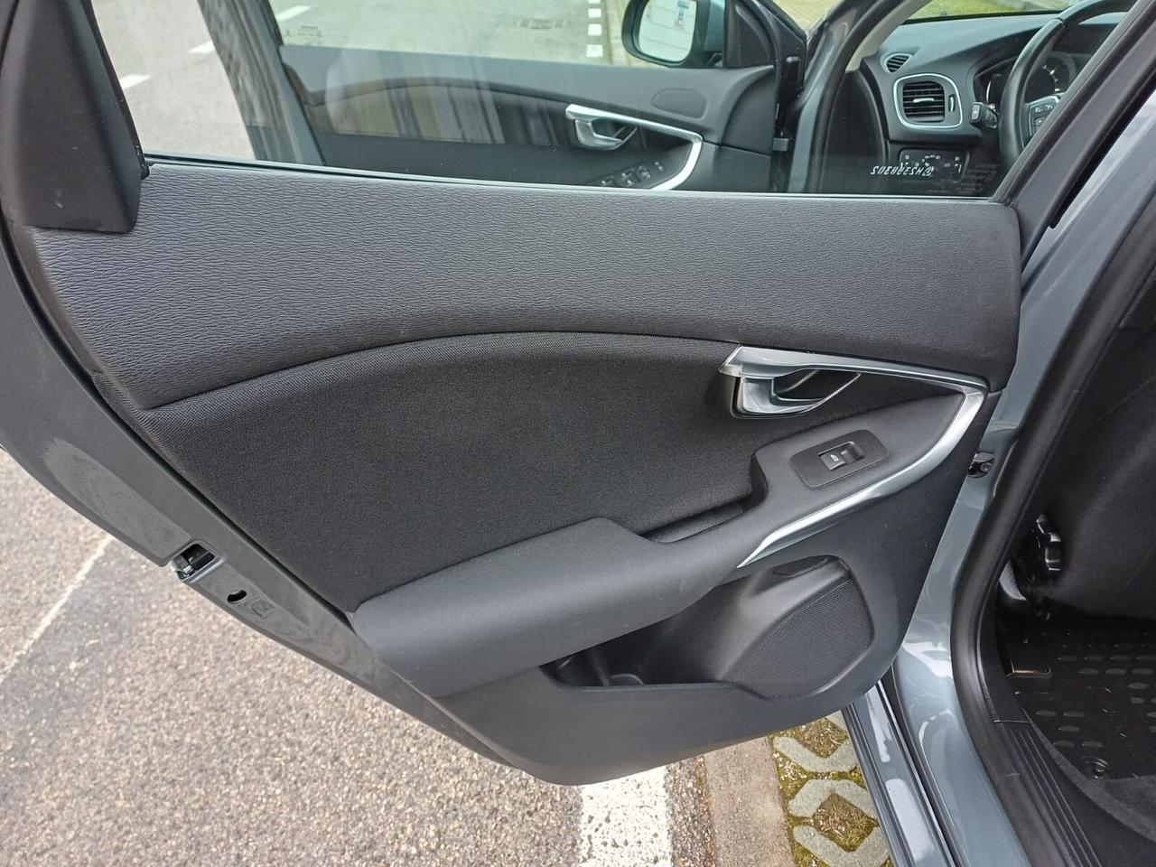 Volvo V40 D2 Geartronic Business