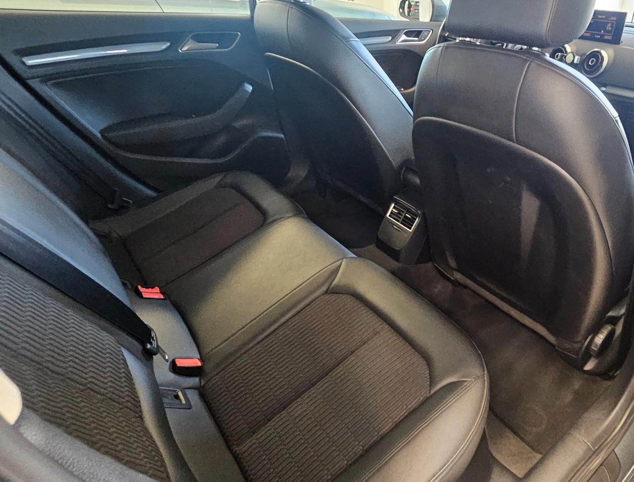 Audi A3 1.6 TDI ultra Attraction SPORTBACK