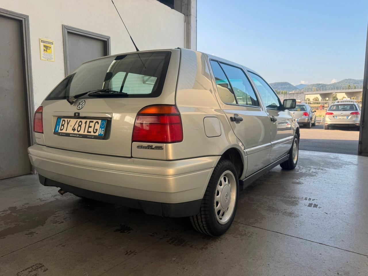 Volkswagen Golf 1.8/90 CV cat aut. 5 porte GL