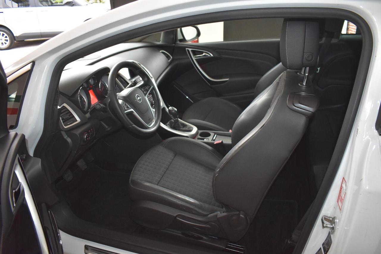 Opel Astra GTC 2.0 Cdti Cosmo S